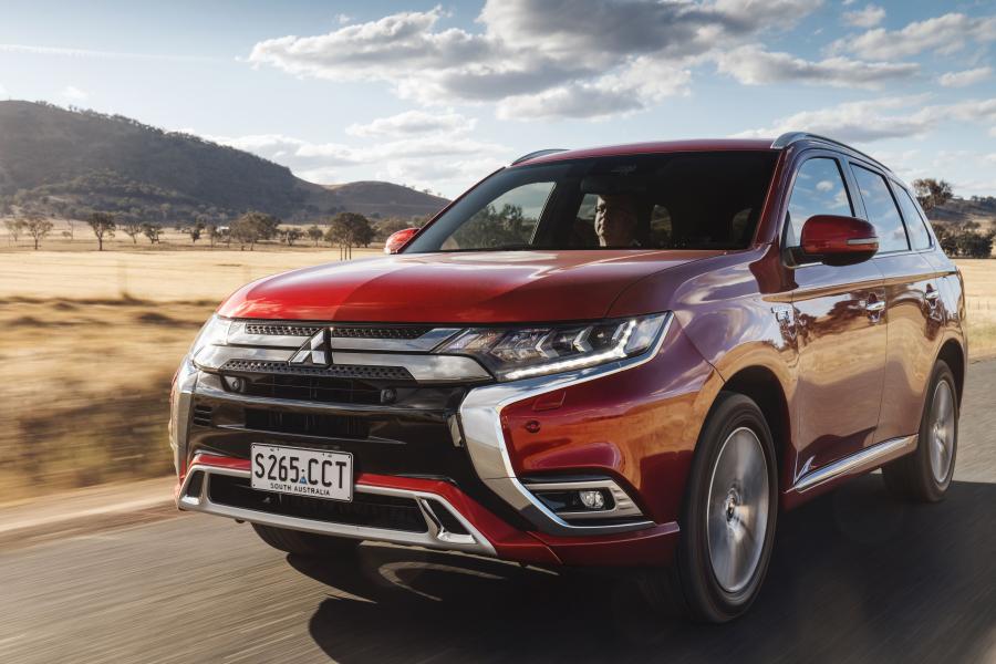  Mitsubishi Outlander PHEV 2018 года  (AU) (фото 6 из 10)